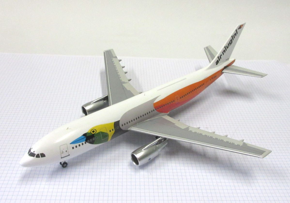 X Airbus A300 (Air Niugini) Airfix 144 The Little Aviation Museum