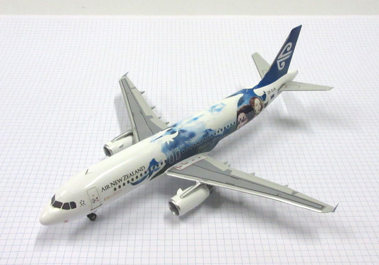 X Airbus A320 ( Air New Zealand ZK OJA LotR 2004 Revell 144 