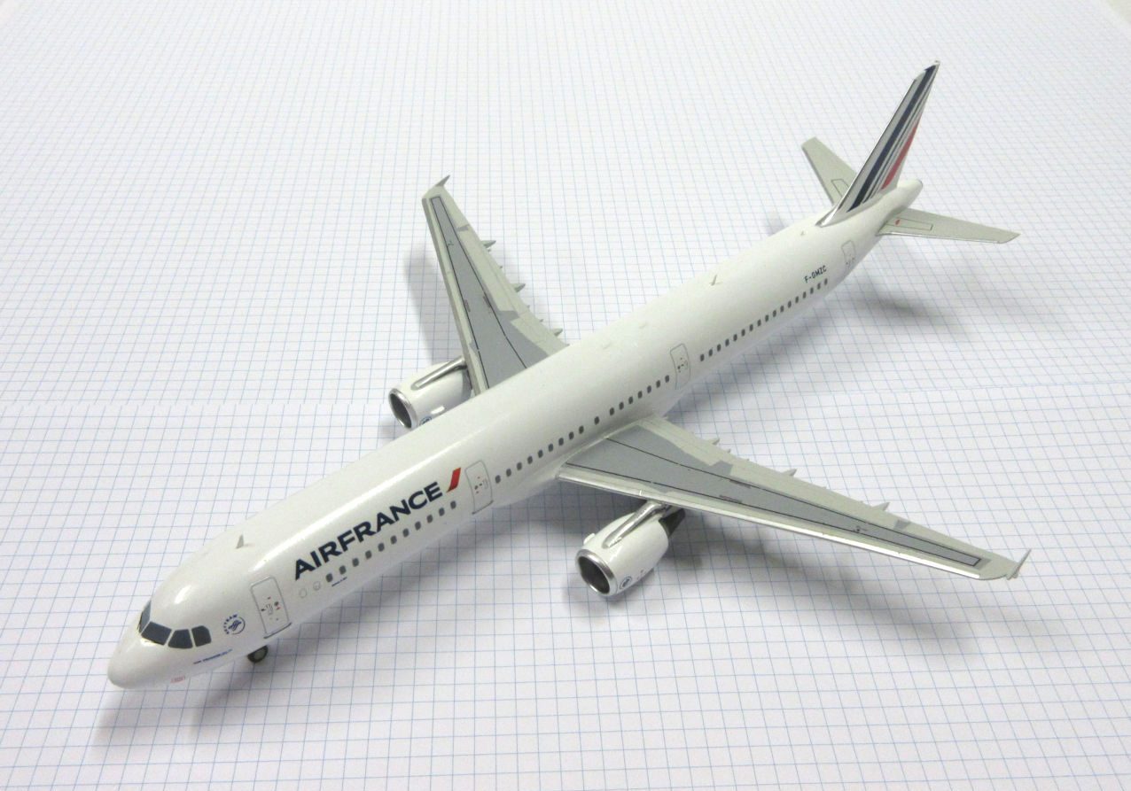 X Airbus A321 (Air France 2018) Revell 144 The Little Aviation Museum