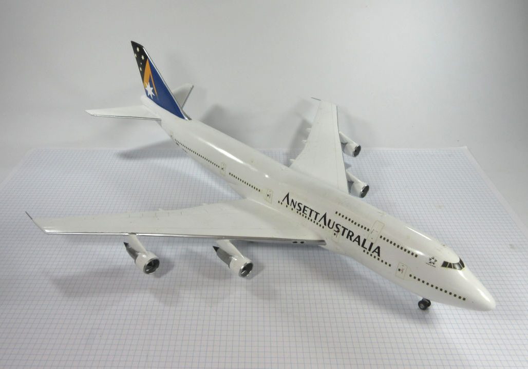 X Boeing 747 300 (Ansett INternational) Revell 144 The Little Aviation Museum