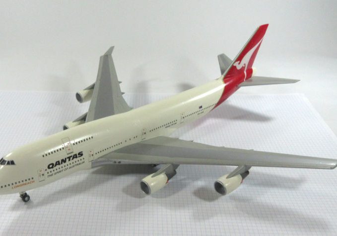 X Boeing 747 400 (Qantas) Revell 144 The Little Aviation Museum