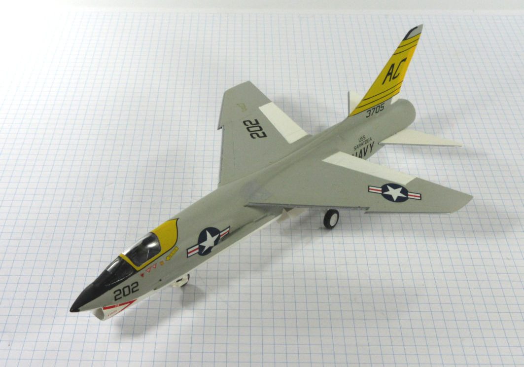 X Vought F8U 1 (F 8A) Heller 72 The Little Aviation Museum