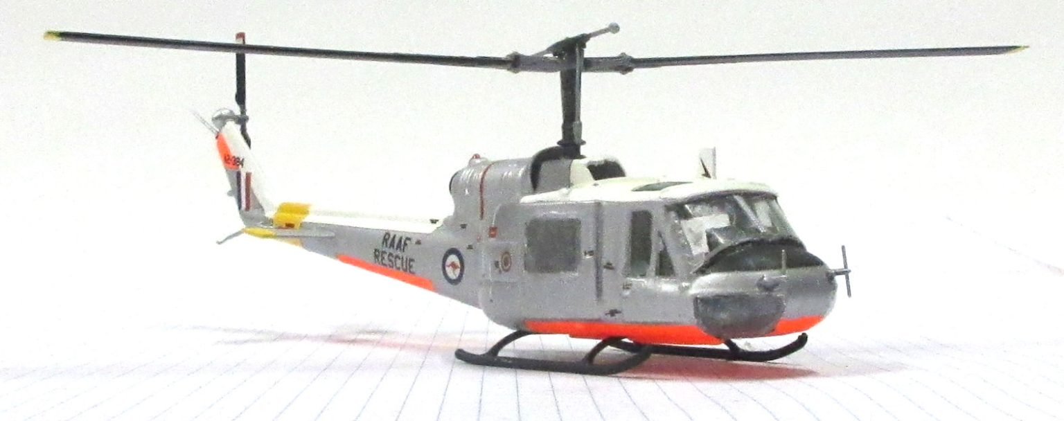 V Bell UH 1B (RAAF, A2 384, 9 Squadron, 1962) Italeri 72 The Little Aviation Museum