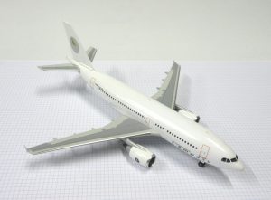 X Airbus A310 (Compass) Revell 144 The Little Aviation Museum
