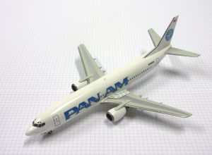 X Boeing 737 400 (Pan Am) Revell Minicraft 144 The Little Aviation Museum