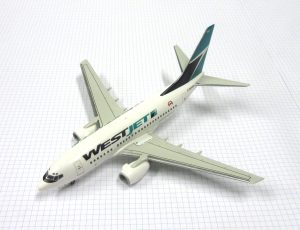 X Boeing 737 600 (Westjet) Revell 144 The Little Aviation Museum