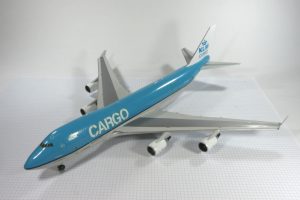 X Boeing 747 400F (KLM Cargo) Revell 144 The Little Aviation Museum