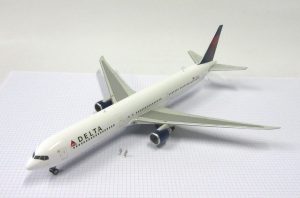X Boeing 767 400 (Dekta) Revell 144 The Little Aviation Museum